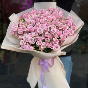 Букет из 25 лиловых кустовых роз (60 см) в Дмитрове