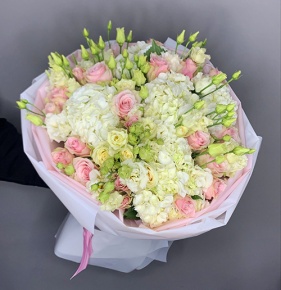 Букет "София" из гортензий, эустом и роз в Дмитрове