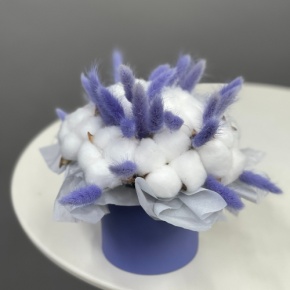 Композиция в шляпной коробке мини из хлопка и лагуруса в Дмитрове