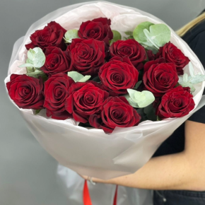 Букет из 13 роз Эквадор Эксплорер (60 см) в Дмитрове