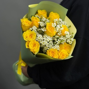 Букет "Нотка счастья" из лимонных роз и хамелациума (40 см) в Дмитрове