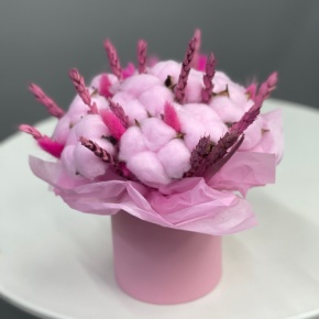 Композиция в шляпной коробке мини из хлопка, пшеницы и лагуруса в Дмитрове