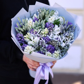 Букет "Алиби" из гиацинтов, вероники, нерине в Дмитрове