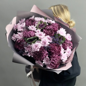 Букет "Виолетта" из хризантем Бигоуди, лимониума, брассики и кустовых хризантем в Дмитрове