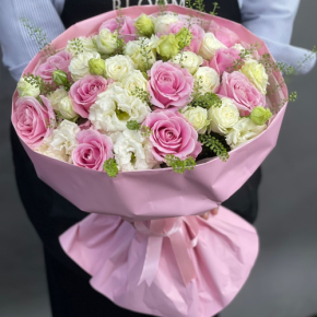Букет "Нежное признание" из роз и эустом в Дмитрове