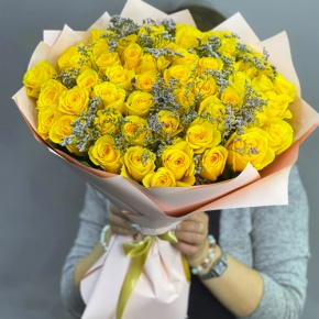 Букет из 51 лимонной розы с лимониумом в Дмитрове