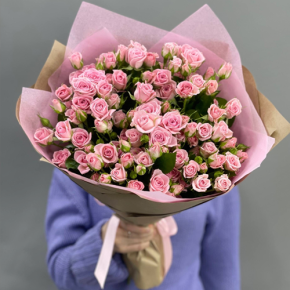 Букет  из 19 кустовых роз (60 см) в Дмитрове
