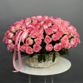 Композиция в корзине из 101 розы Джумилия в Дмитрове
