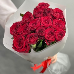 Букетик из 15 красных роз (60 см) в Дмитрове