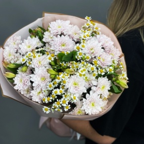 Букет "Сиэтл" из хризантем, альстромерий и ромашек в Дмитрове