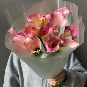 Букет из 13 нежных калл в Дмитрове