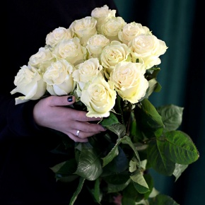 Монобукет из 15 роз Эквадор Мондиаль (80 см) в Дмитрове