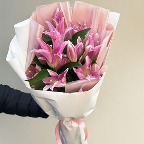 Монобукет из 9 ароматных розовых лилий в Дмитрове