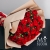 Букет 15 кустовых красных роз в Дмитрове