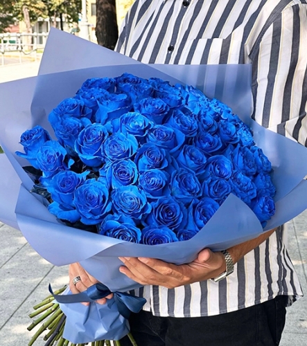 Букет из 51 синей розы Эквадор (60 см) в Дмитрове