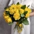 Букет из 25 лимонных роз с рускусом (40 см) в Дмитрове